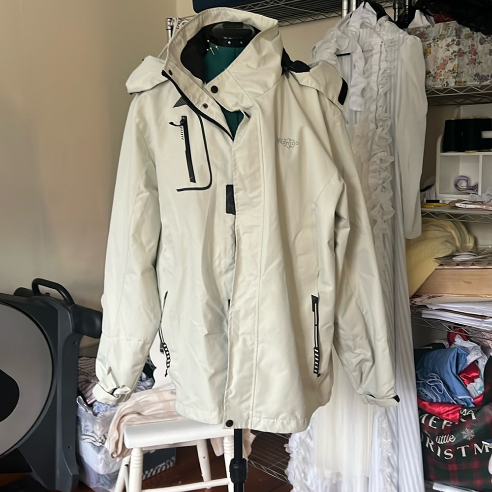 Men’s off white winter windbreaker